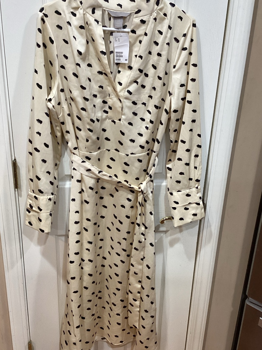 H&M five dresses in the bundle.